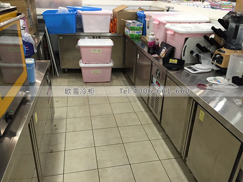 E075北京凱德MALL榴小蓮工作臺(tái)冷柜