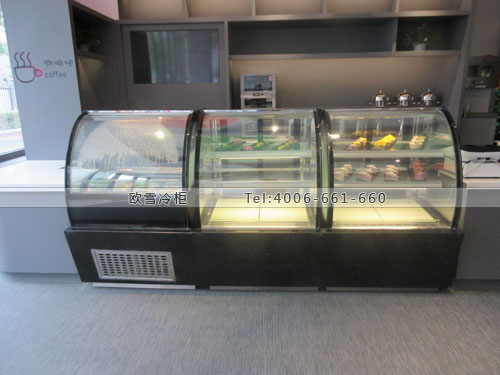 F132北京市海淀區(qū)巧客3D智造館蛋糕展示柜